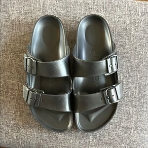 Women’s Black Sandals- Birkenstock Arizona